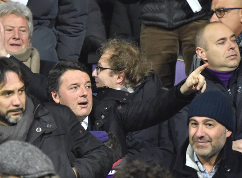 L&#39;ex Presidente del Consiglio, Matteo Renzi, in tribuna al Franchi:  tifoso della Fiorentina. Ansa